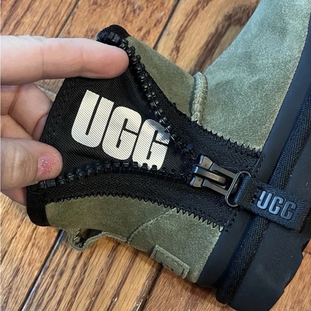 UGG Australia Classic Mini Zipper Tape Logo Boot in Olive 8C New without Box. - Picture 8 of 16